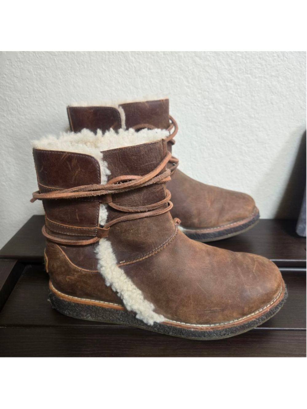 UGG Australia Luisa Water Resistant Leather Boots 1012545 sz 6.5 chocolate